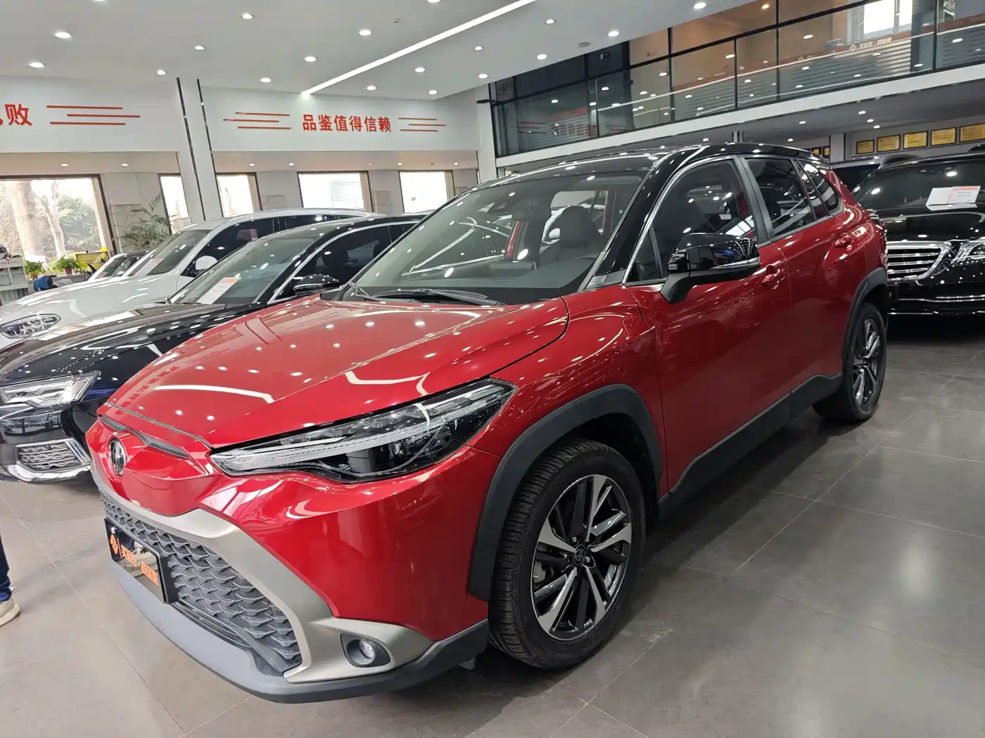 Toyota Frontlander 2022 2.0L CVT Luxury PLUS Edition фото 4