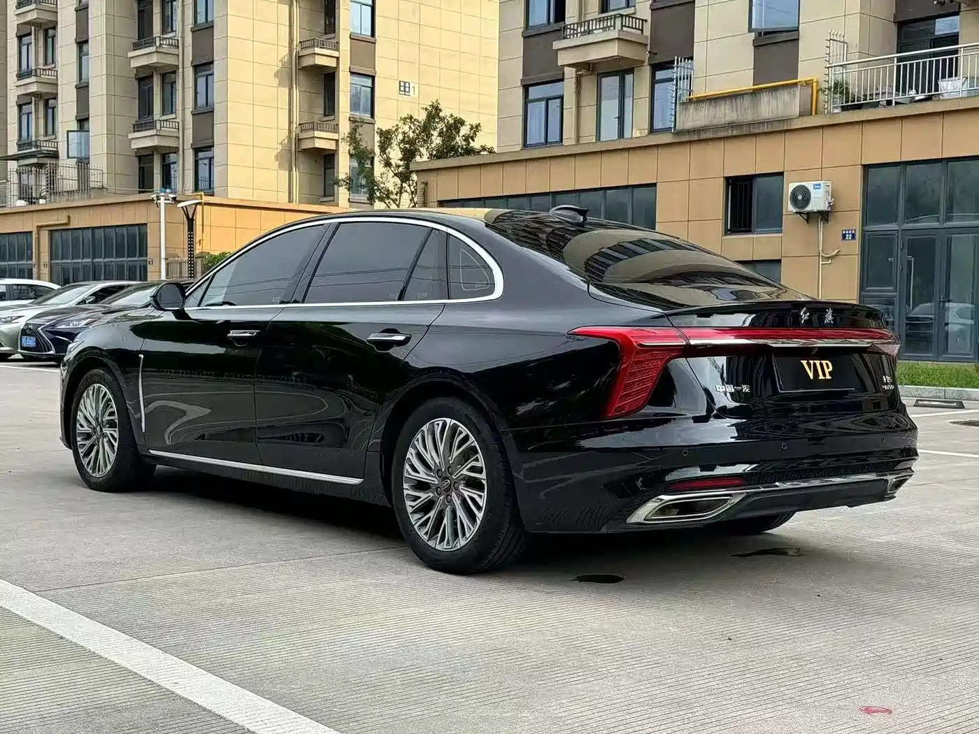Hongqi H5 2025 2.0T Automatic Flag Celebration 500,000 Units Anniversary Edition фото 13