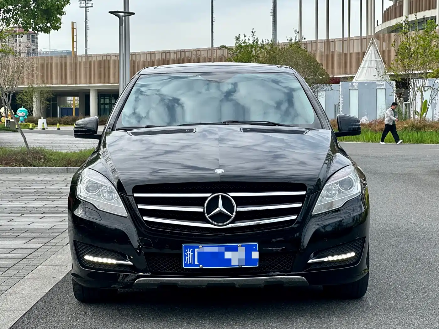 Mercedes-Benz R-Class 2017 R 320 4MATIC Luxury Collector's Edition фото 2