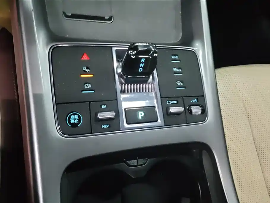 BYD Seal 2023 DM-i 1.5L 121km Premium фото 16