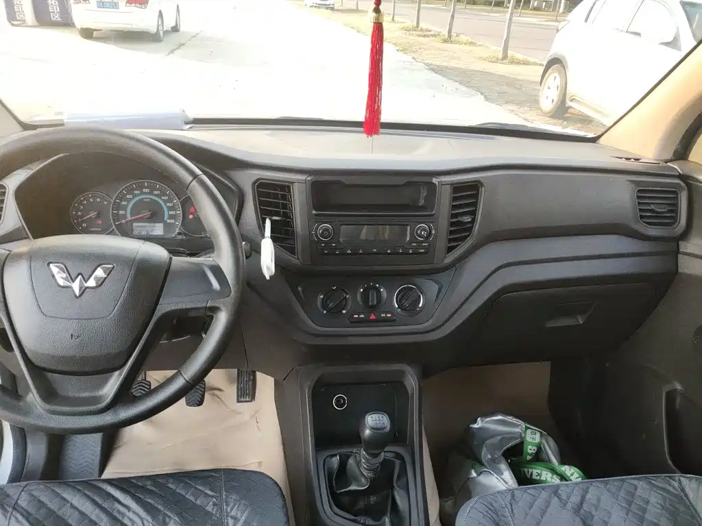 صورة 13 - Wuling Motors Wuling Hongguang V