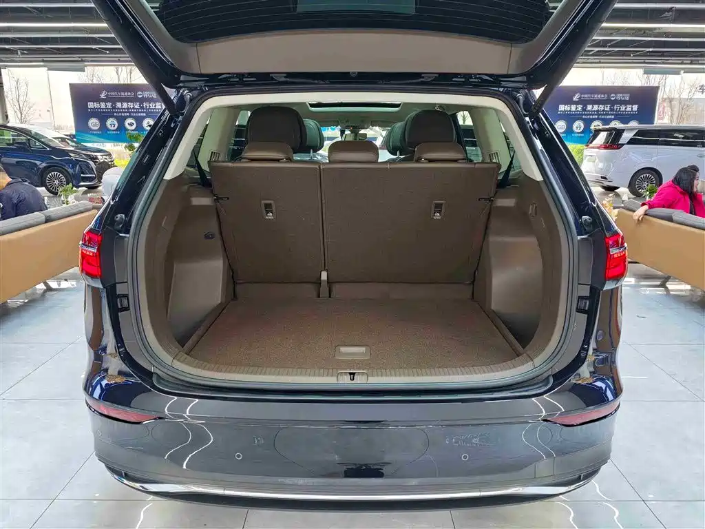 Volkswagen Viloran 2023 380TSI Prestige Edition фото 25