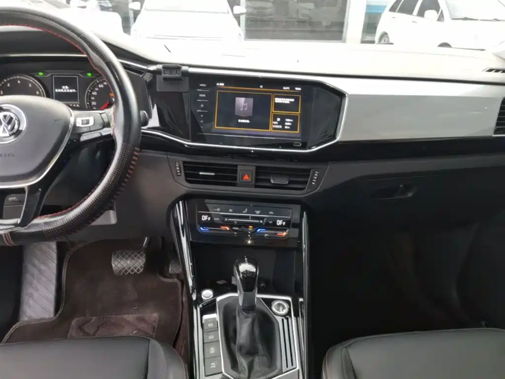 Volkswagen Tayron 2020 330TSI 2WD Luxury Smart Edition фото 13