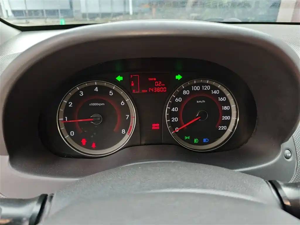 Hyundai Verna 2014 1.4L Manual Top TOP фото 12