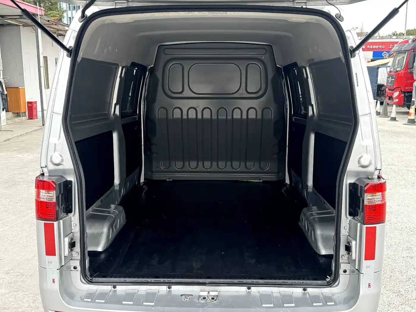 Jinbei Little Sea Lion X30 2025 2024 1.5L Fortune Panel Van 2/5-seater with Front AC
