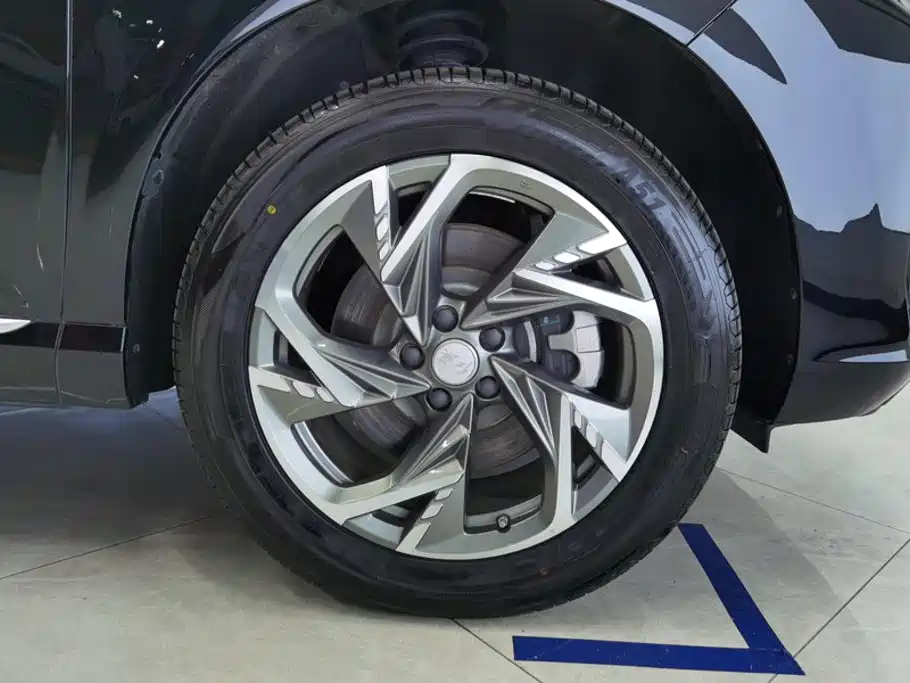 Hongqi HS3 PHEV, миниатюра 6