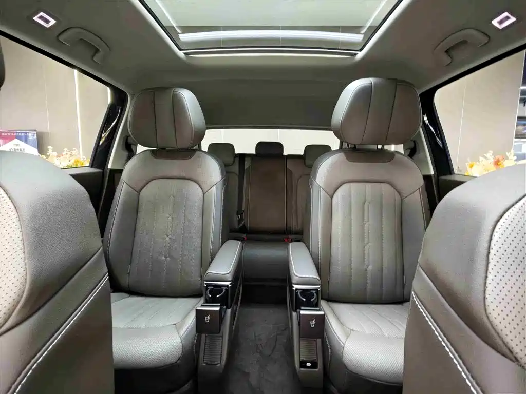 Volkswagen Viloran 2023 380TSI Prestige Edition фото 16
