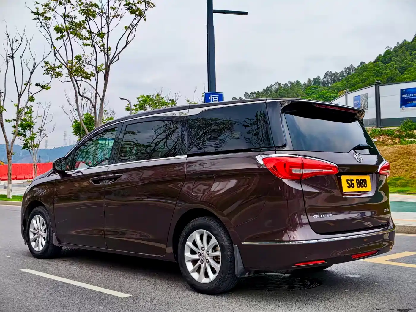 Buick GL8 2018 ES 28T Comfort Type China VI фото 8