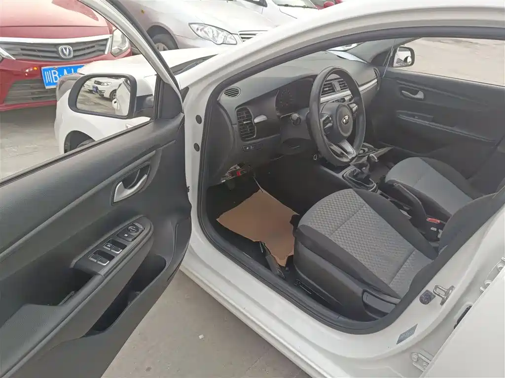 Kia K2 2017 Sedan 1.4L MT GLS фото 12