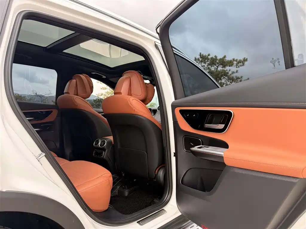 Mercedes-Benz GLC 2023 Facelift GLC 260 L 4MATIC Sport 5-Seater фото 14