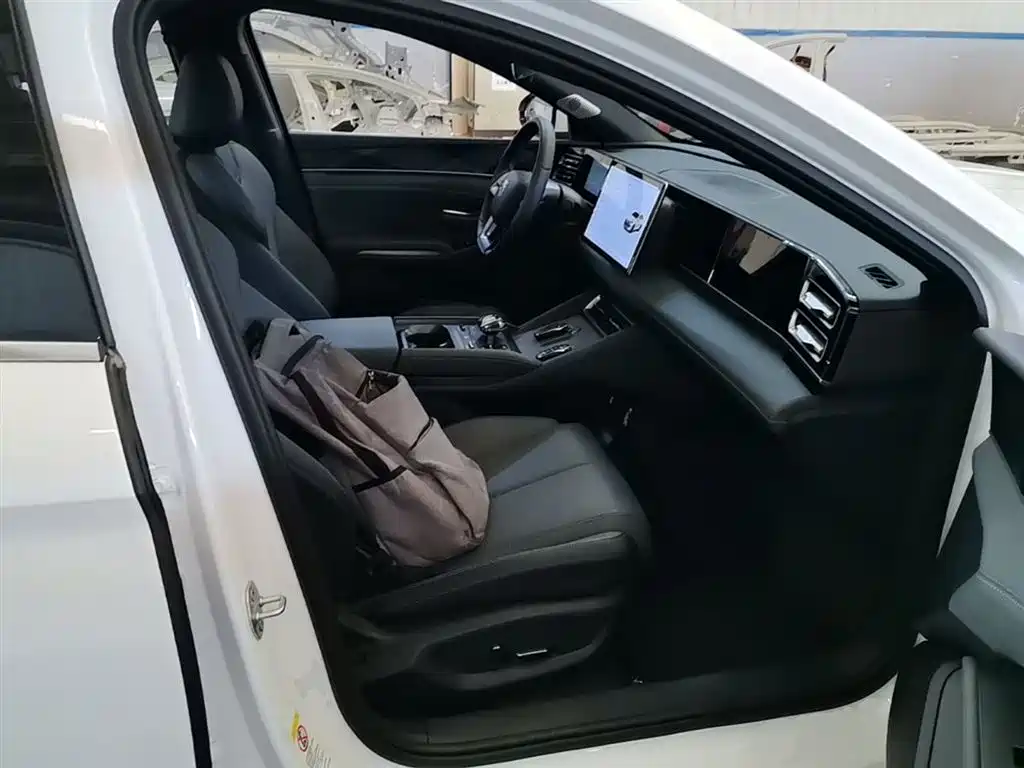 BYD Qin L 2025 DM-i Smart Drive Edition 120KM Surpassing фото 25