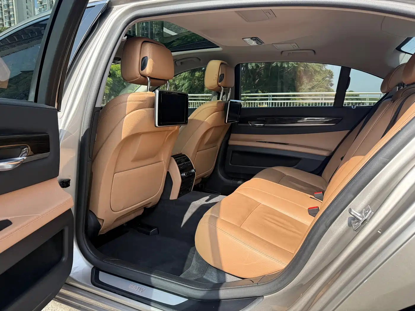 BMW 7 Series 2014 730Li Premium фото 13