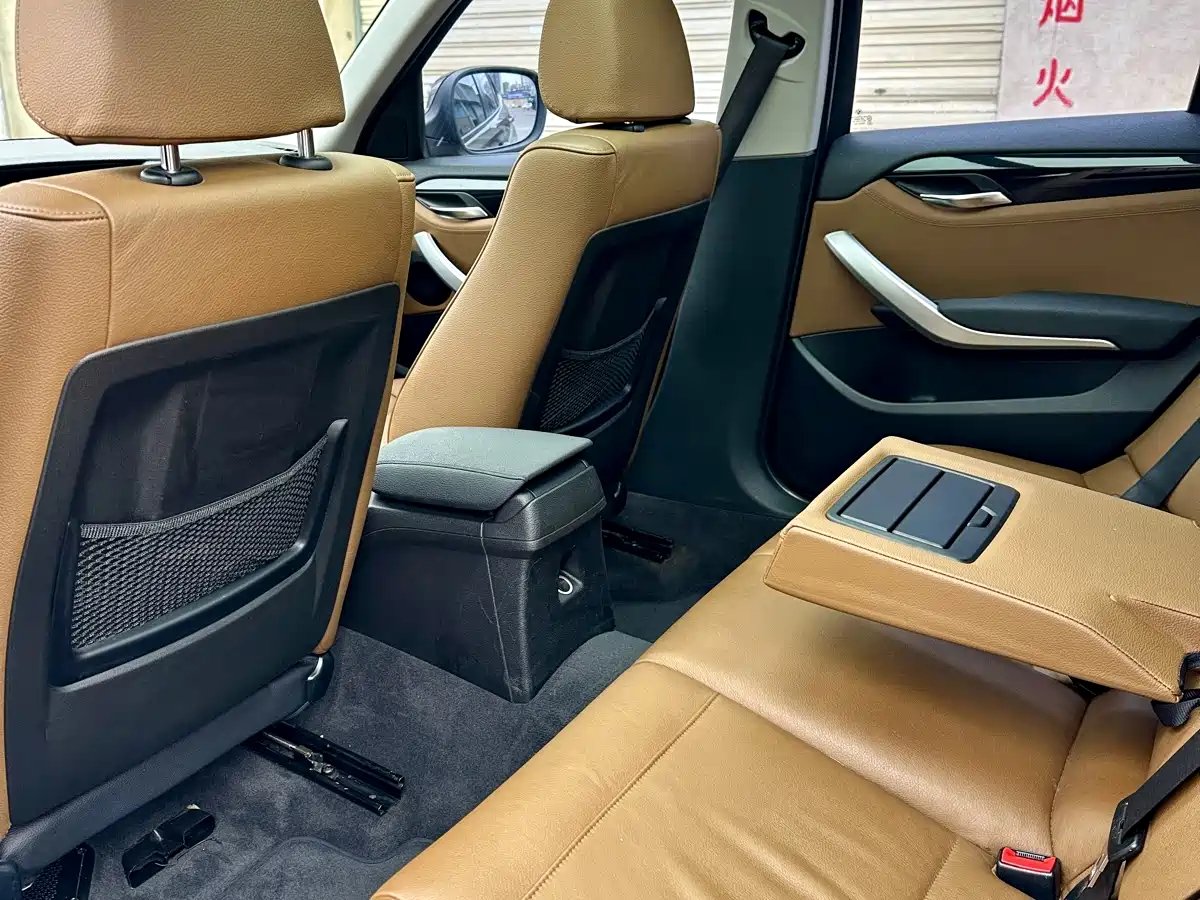BMW X1 (Import) 2012 xDrive20i фото 9