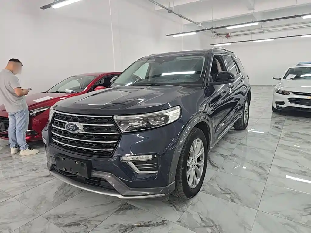 Фото 2 - Ford Explorer