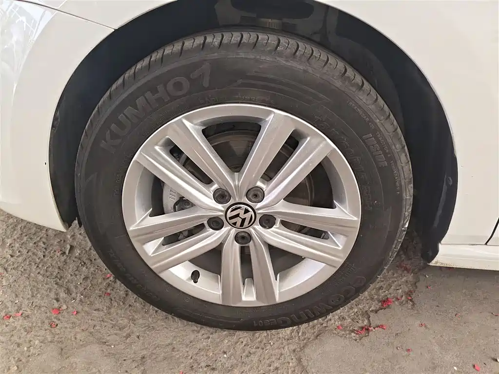 Volkswagen Polo 2016 1.6L Automatic Comfort фото 25