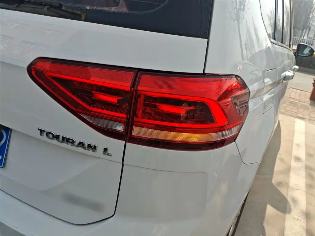 Volkswagen Touran 2016 Touran L 280TSI DSG Comfortline фото 8
