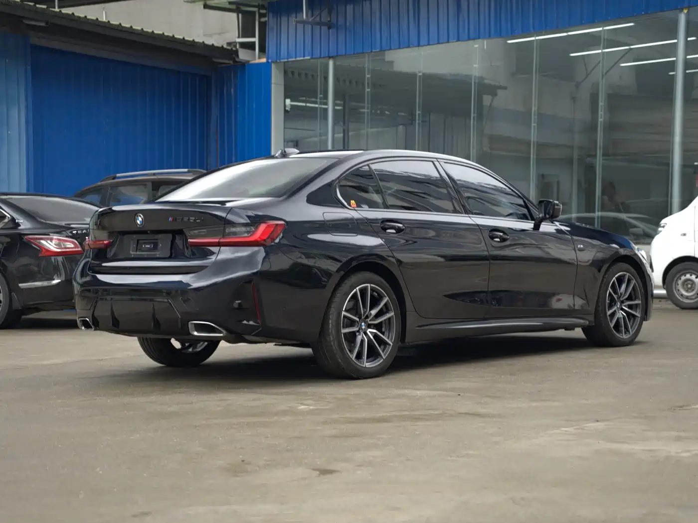 BMW 3 Series 2025 325Li M Sport Package фото 9