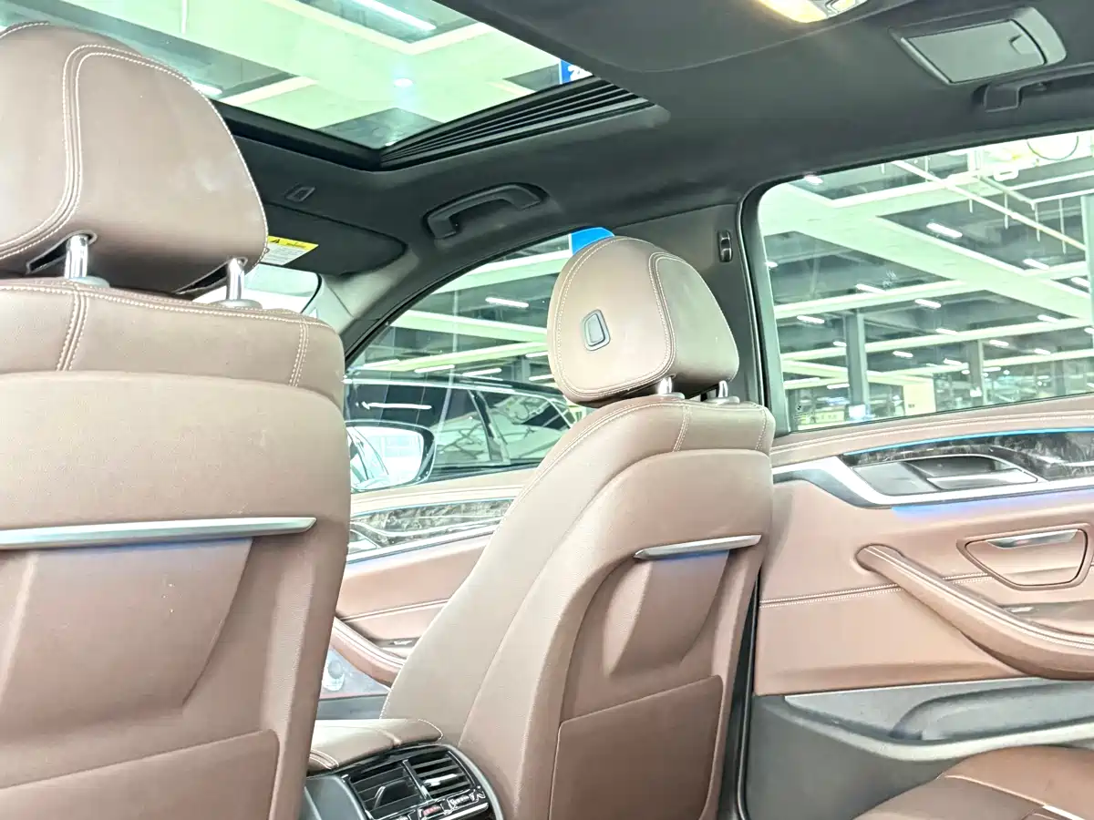BMW 5 Series 2022 Model Second Facelift 525Li M Sport Package фото 8
