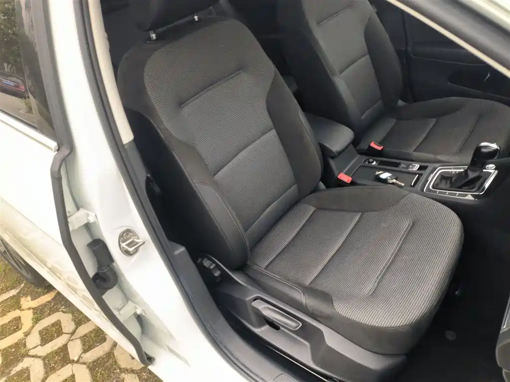 Volkswagen Golf 2020 Beloved Edition 280TSI DSG Comfort фото 25
