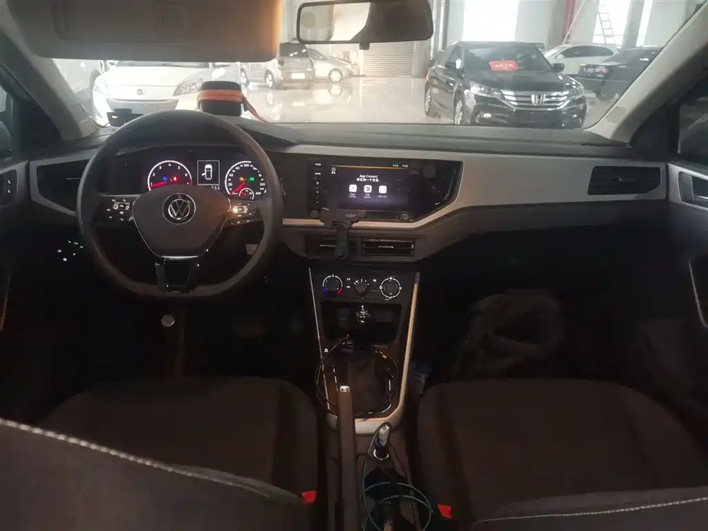 Volkswagen Polo 2022 Plus 1.5L Automatic Joyful Living Edition фото 6
