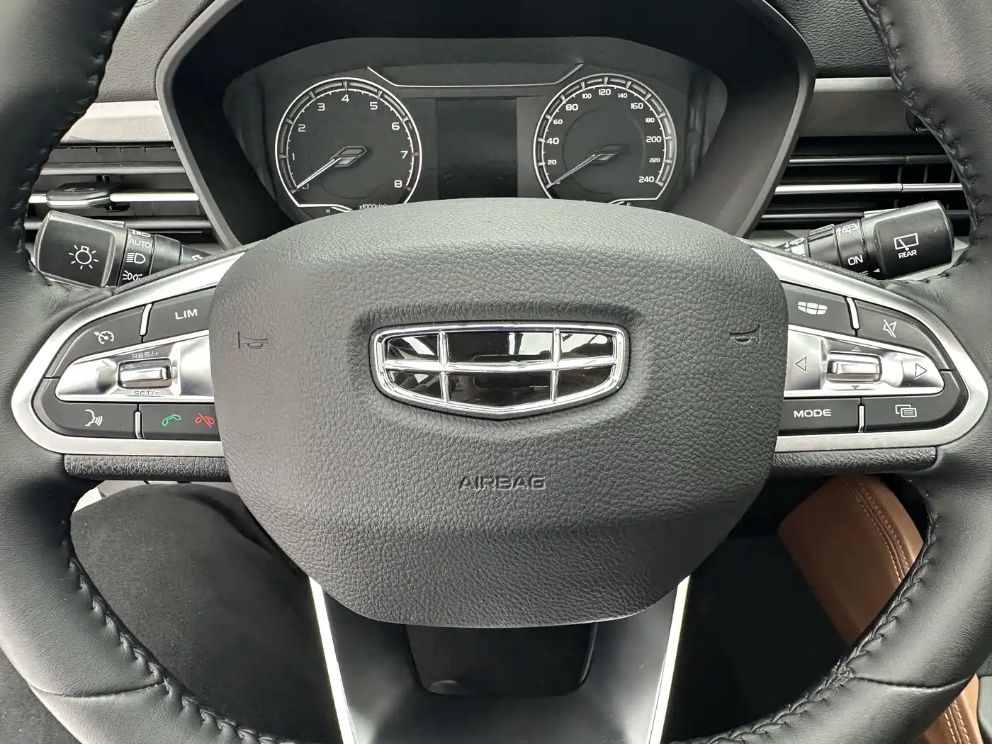 GEELY AUTOMOBILE VISION X6