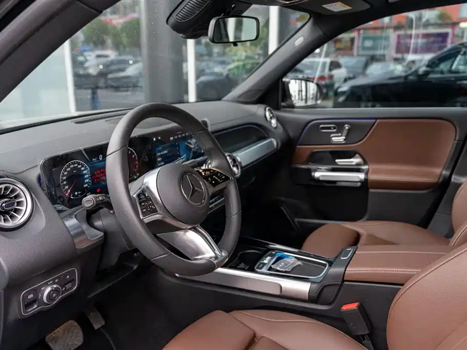 MERCEDES-BENZ GLB