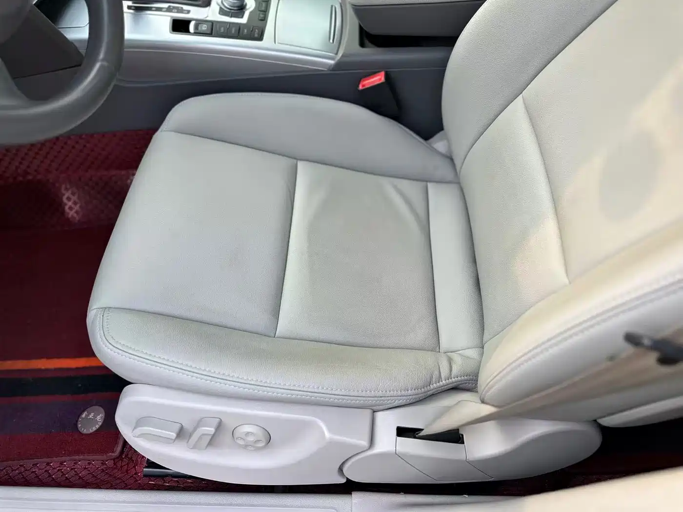 Audi A6L 2010 2.0 TFSI Automatic Standard фото 9