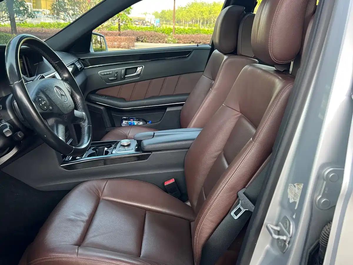 Mercedes-Benz E-Class 2010 E 300 L Fashion фото 8