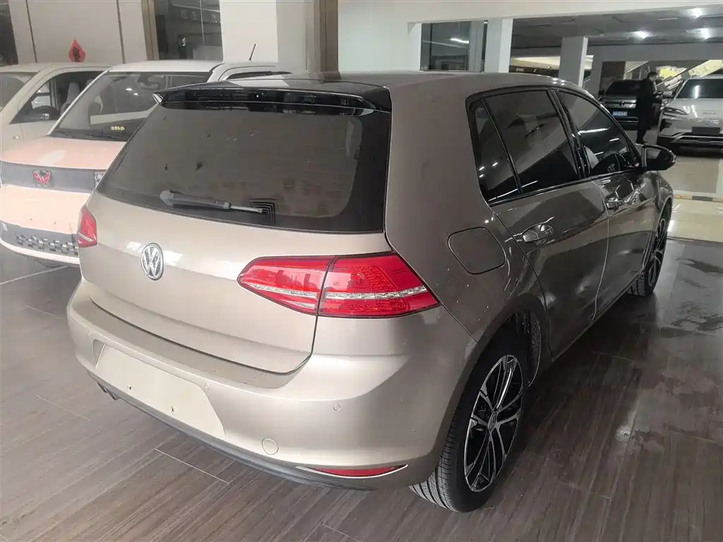 Volkswagen Golf 2016 230TSI Automatic Comfort фото 7