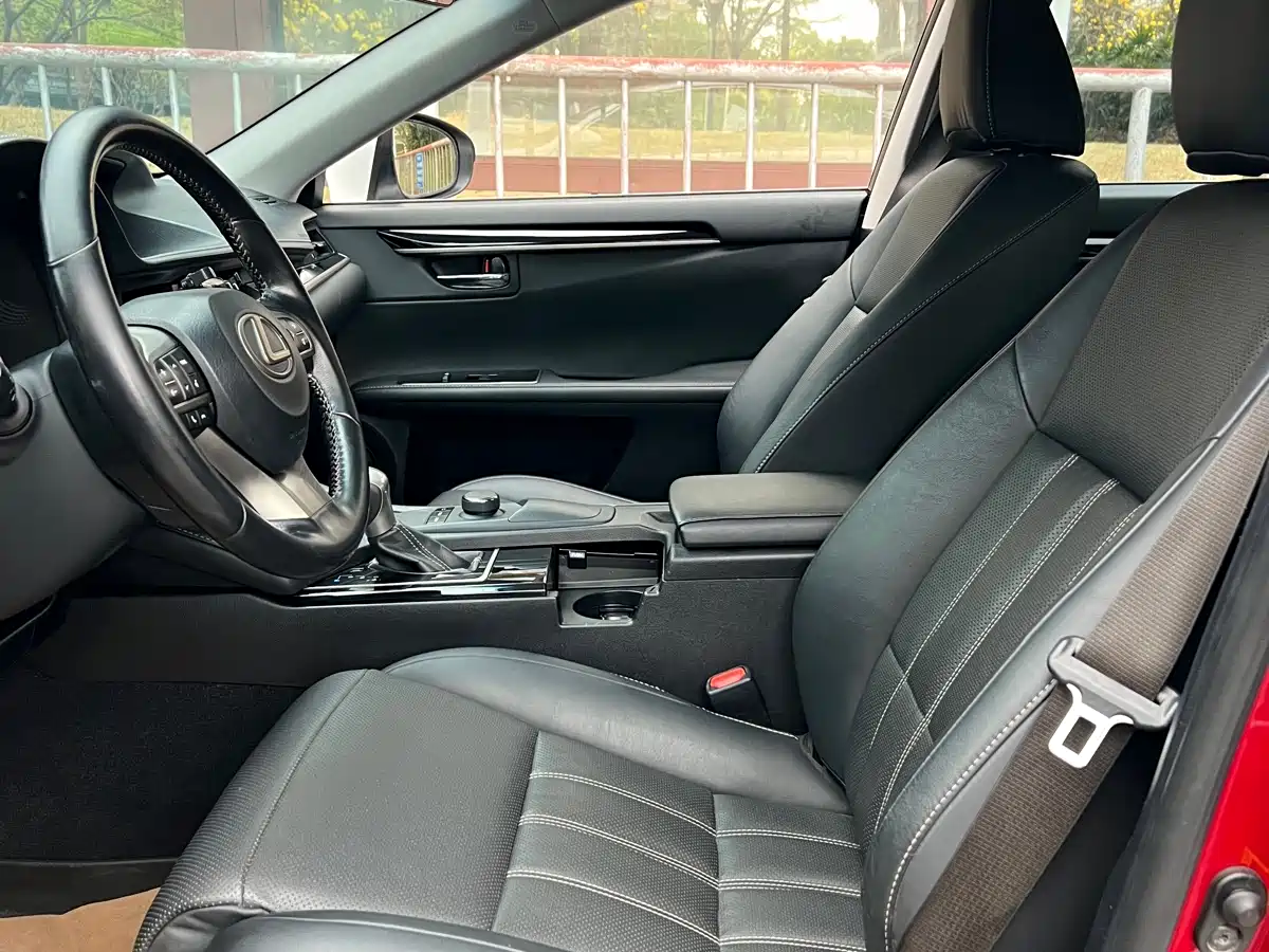Lexus ES 2015 200 Elite Edition фото 8