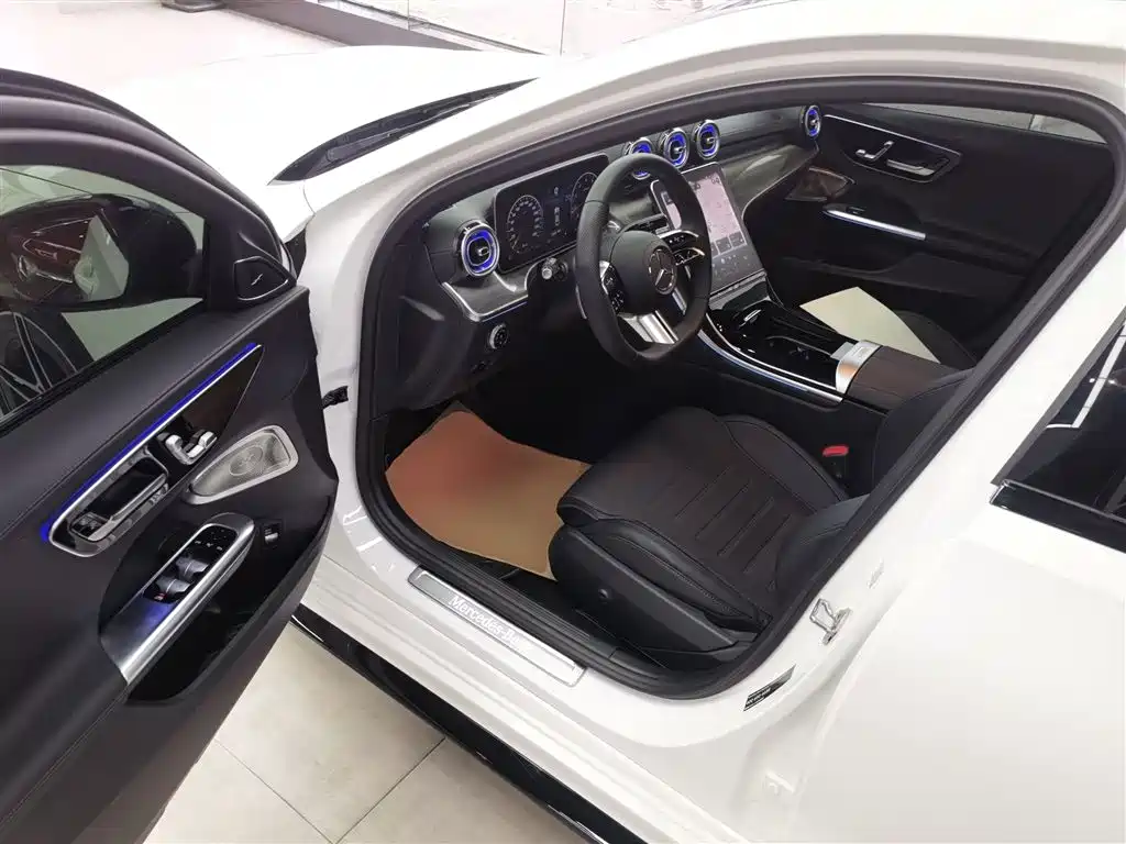 Mercedes-Benz C-Class 2023 Facelift C 260 L Night Sport Edition фото 16