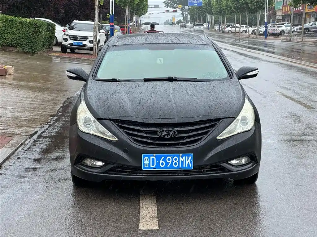Hyundai Sonata 2011 2.0L Auto Top Edition фото 2
