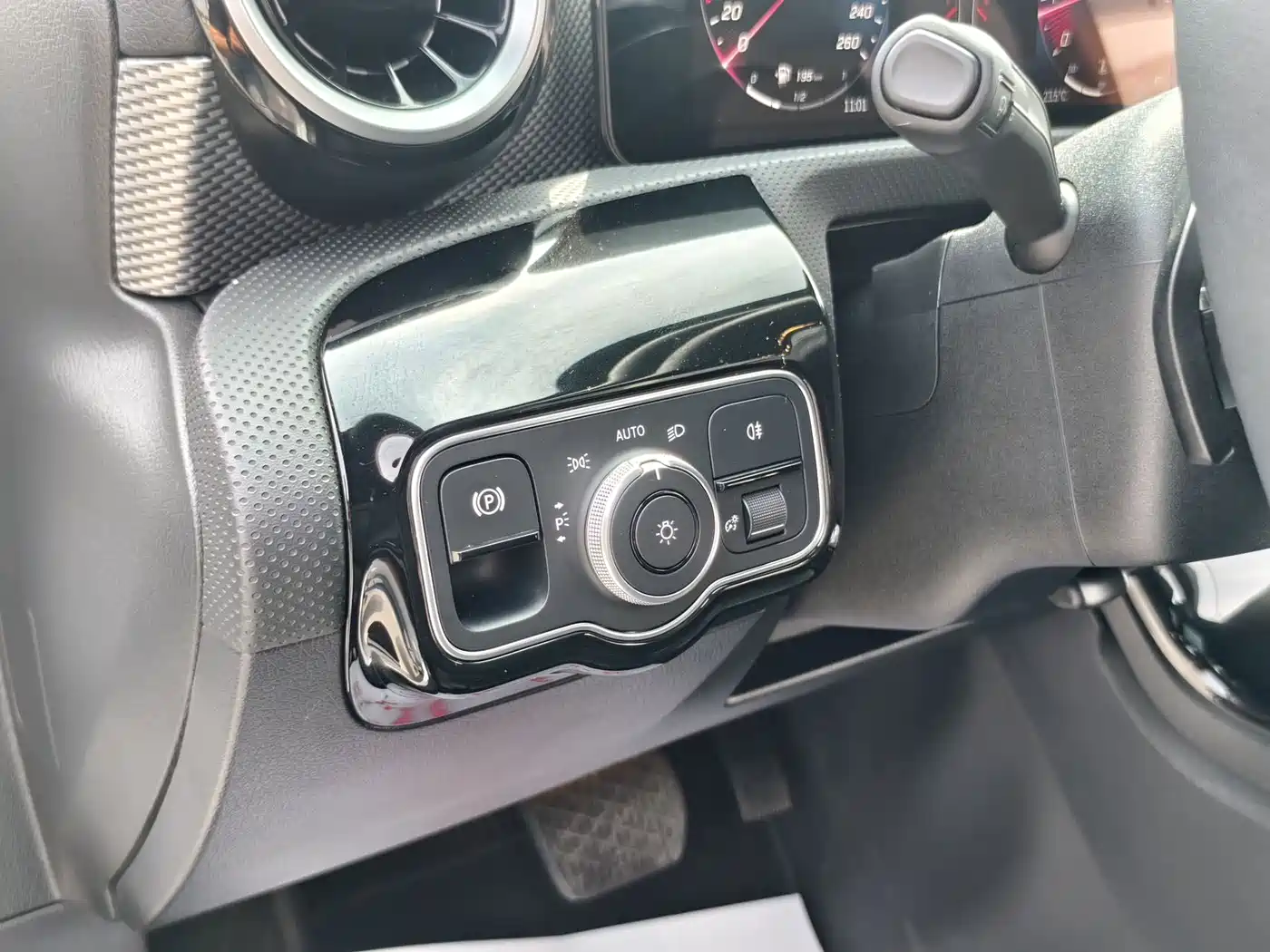 Mercedes-Benz A-Class 2023 A 180 L фото 13