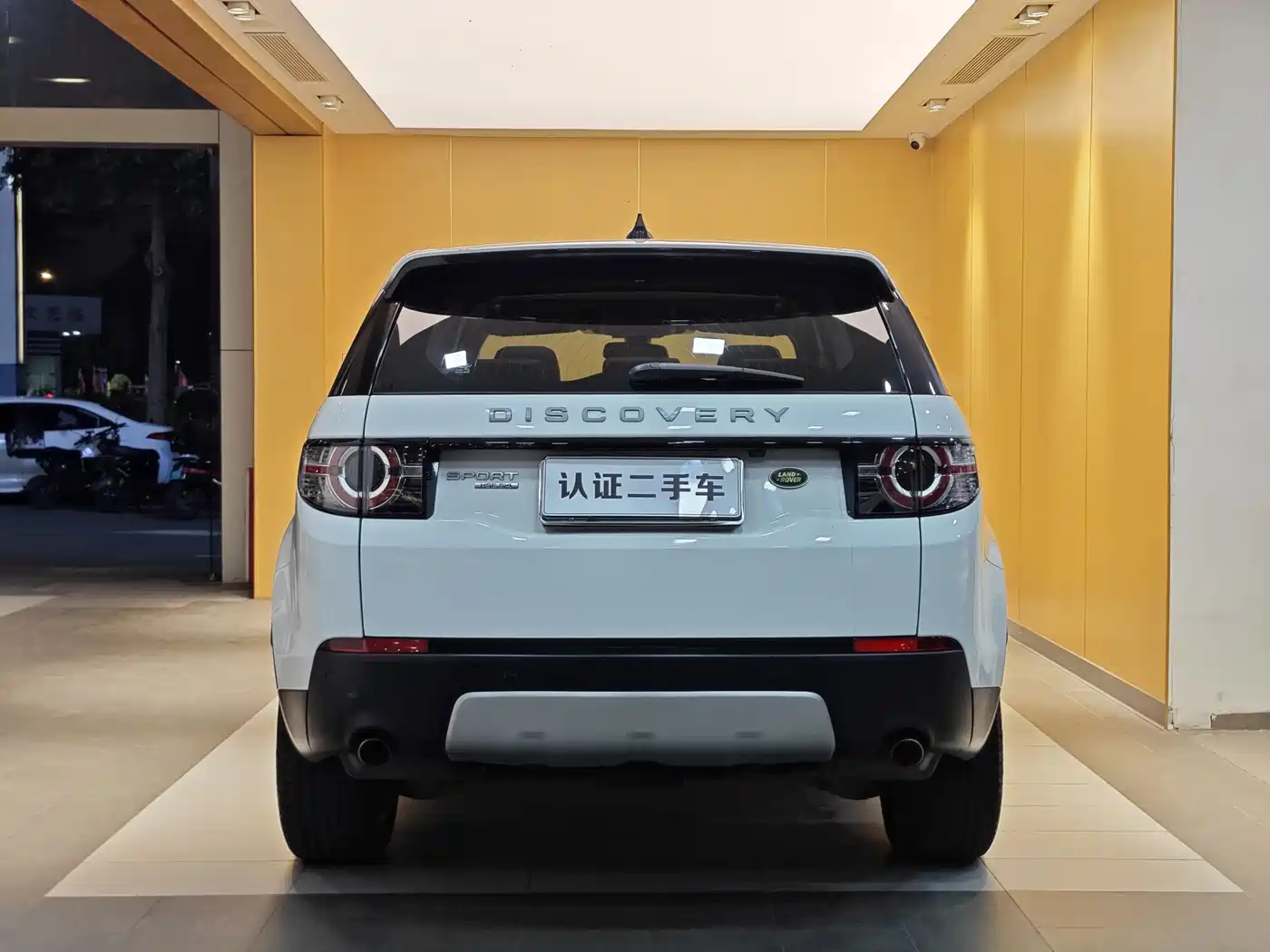 Land Rover Discovery Sport 2017 2.0T HSE фото 28