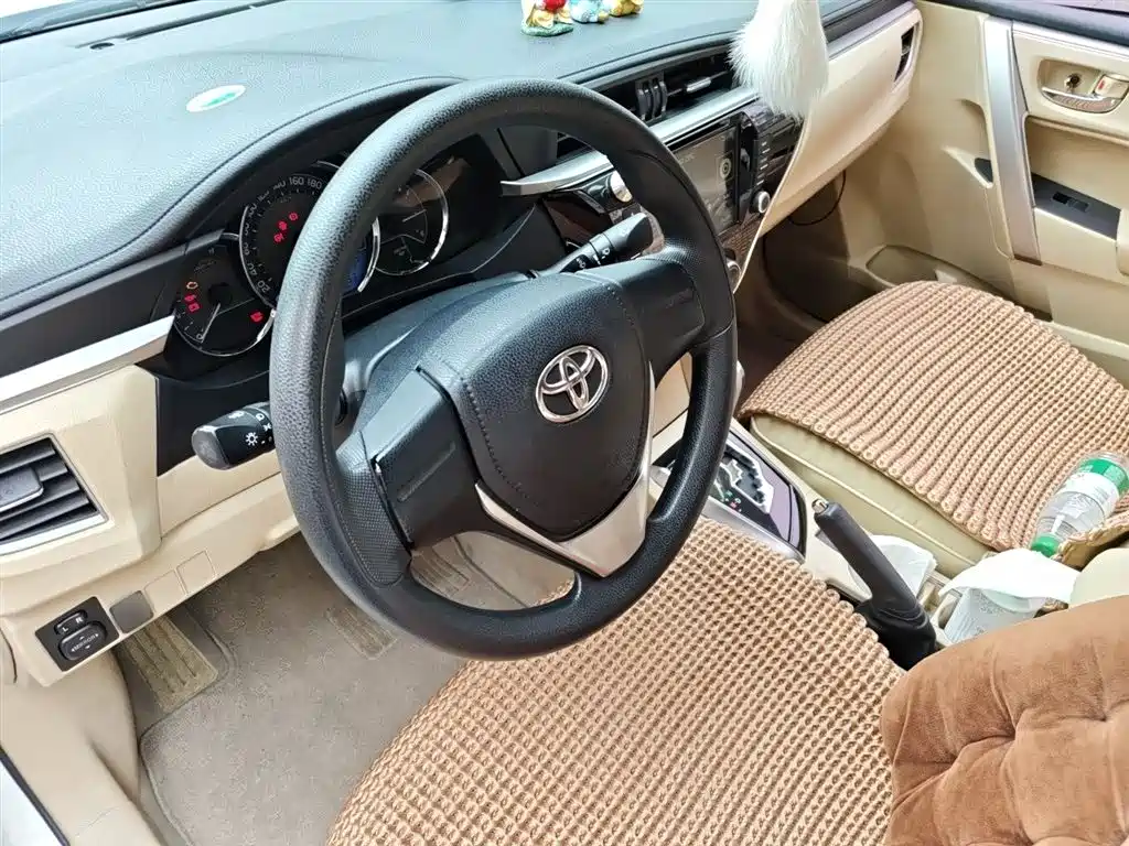 Toyota Corolla 2014 1.6L CVT GL фото 3