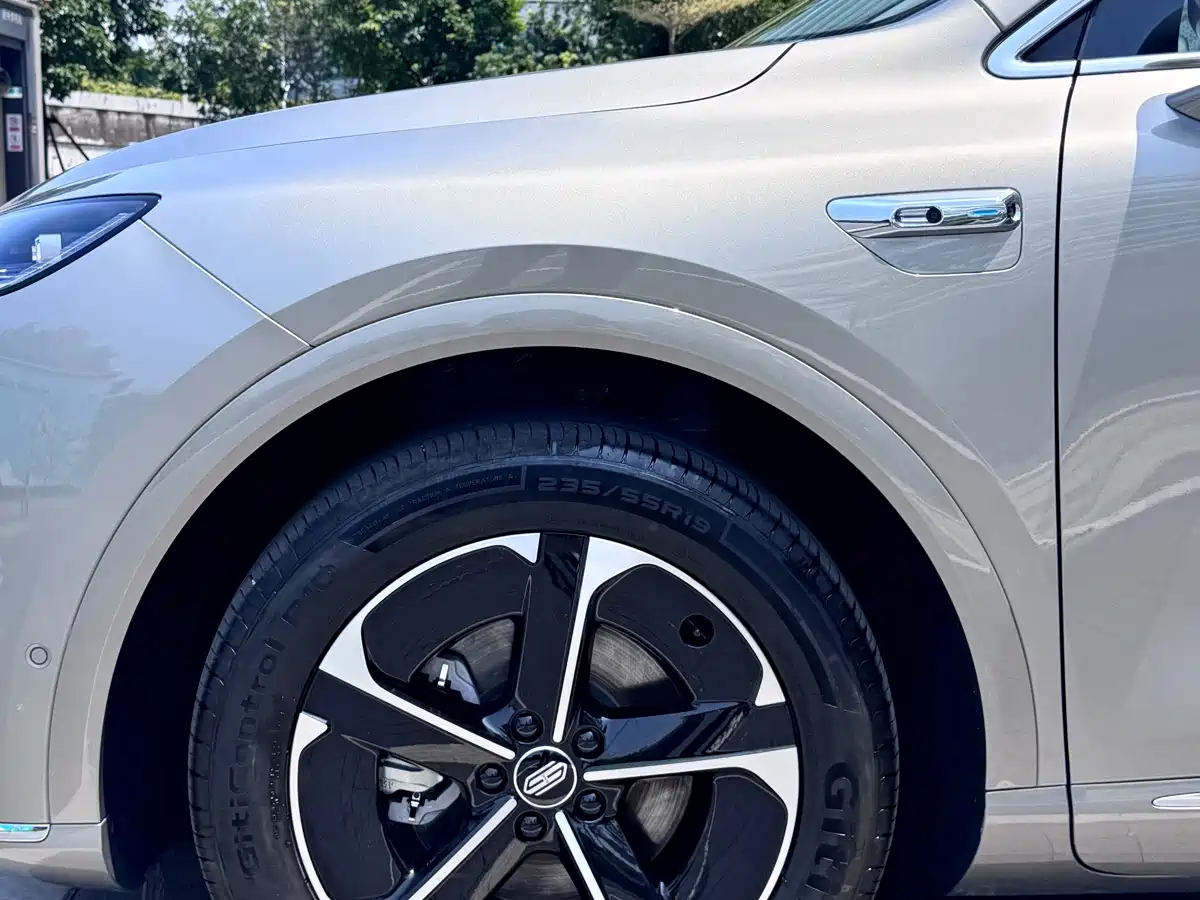 Фото 5 - Shangjie SUV