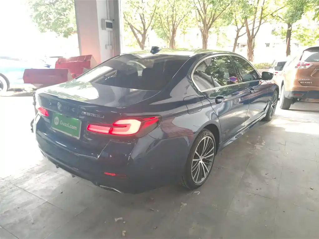 BMW 5 Series 2022 Facelift 530Li Leading M Sport Package фото 23