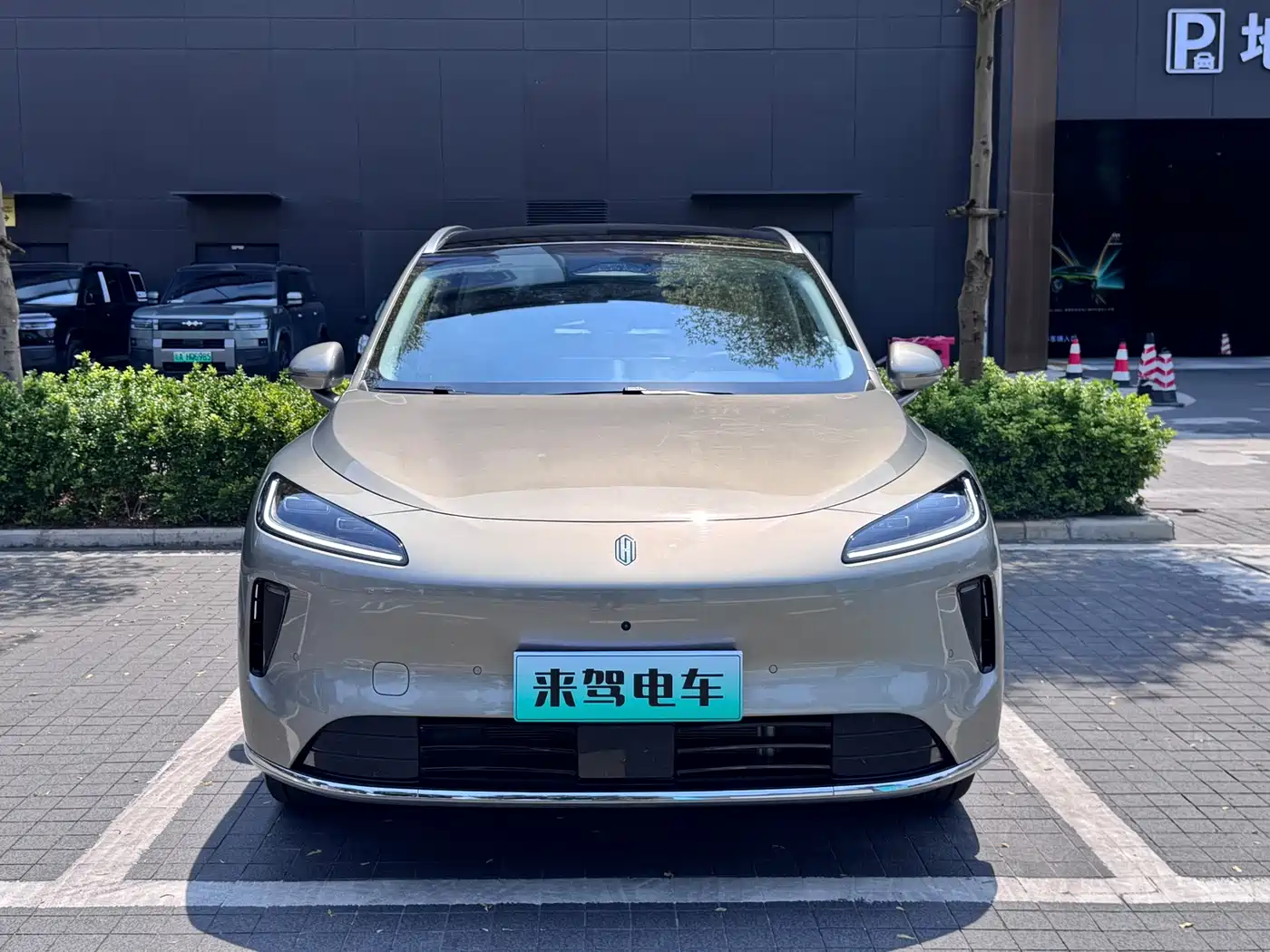 Фото 2 - Shangjie SUV
