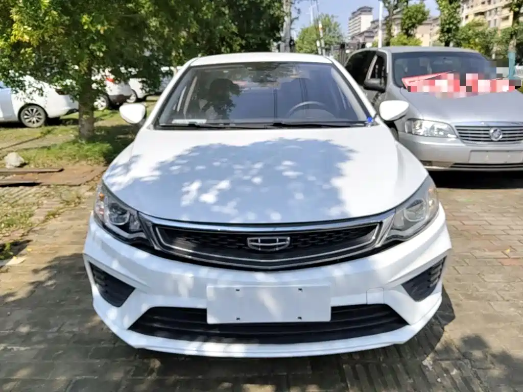 Фото 3 - Geely Vision