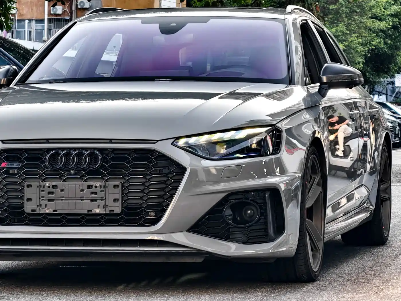 Audi RS 4 2022 RS4 Avant Dark Gold Edition фото 3