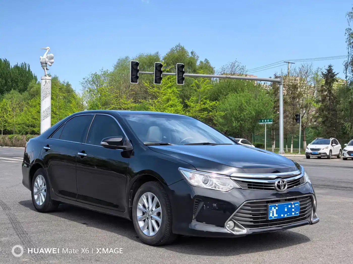 Toyota Camry 2016 2.0G 10th Anniversary Leading Edition фото 3
