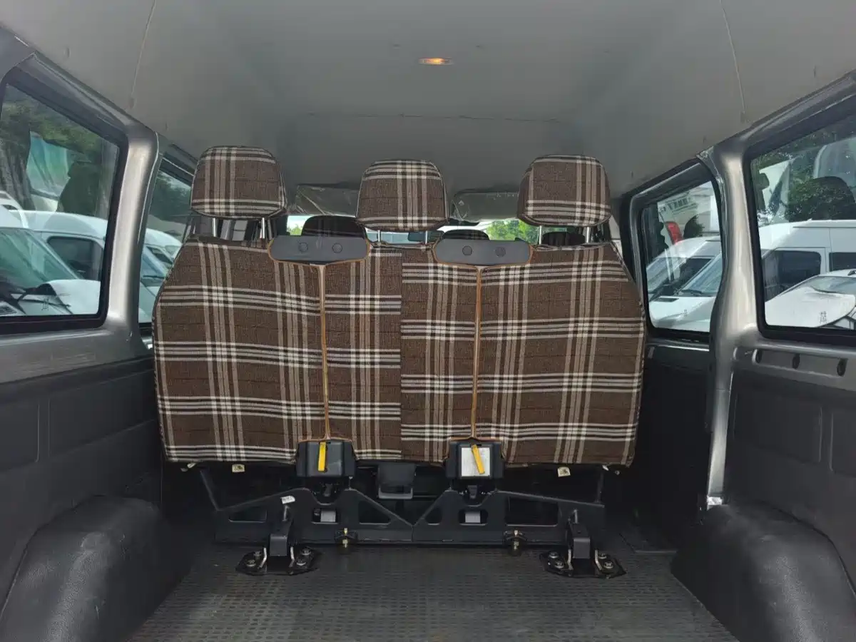 Ford New Generation Transit 2020 2019 Model 2.2T Multi-function Short Wheelbase Medium Roof 6-seater China VI