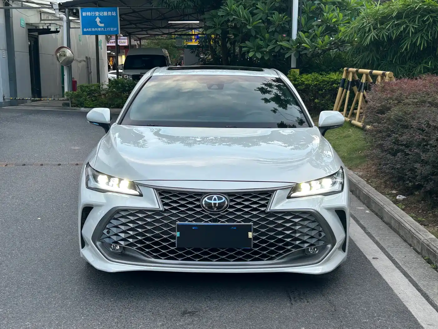 Toyota Avalon 2019 2.0L Progressive Edition (China VI) фото 2