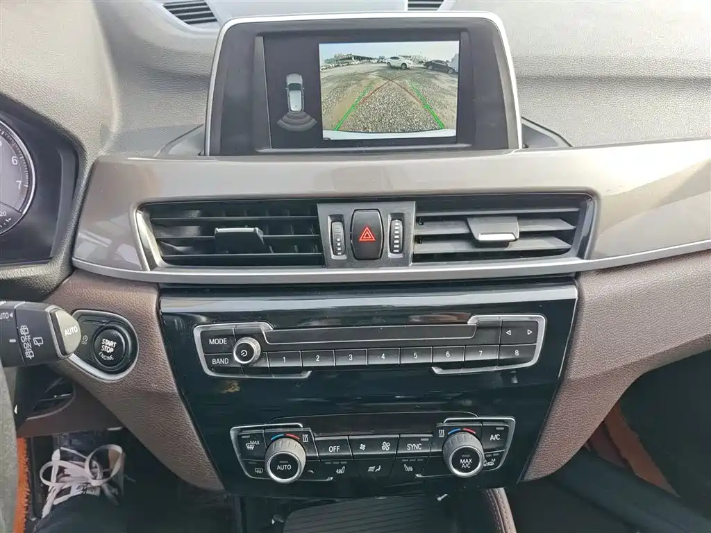 BMW X1 2019 sDrive18Li Premium Model фото 5