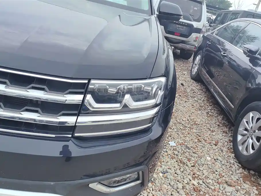 Volkswagen Teramont 2019 380TSI 4WD Luxury Edition China VI фото 5