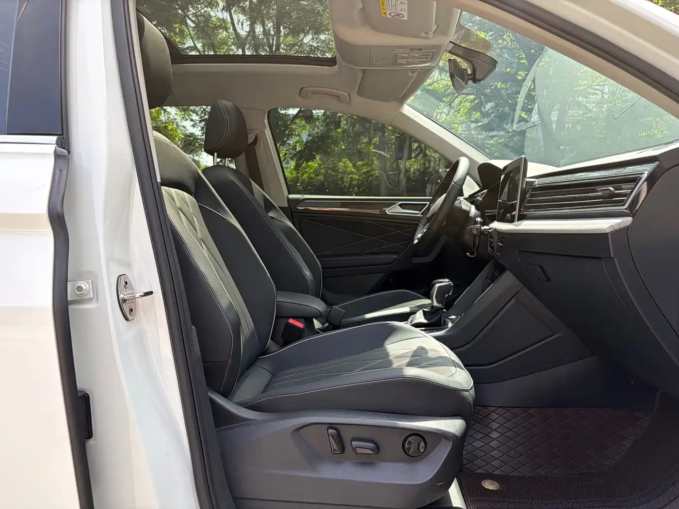 Volkswagen Tiguan L 2024 Outstanding 330TSI Auto 2WD R-Line Dragon Glory Edition фото 20