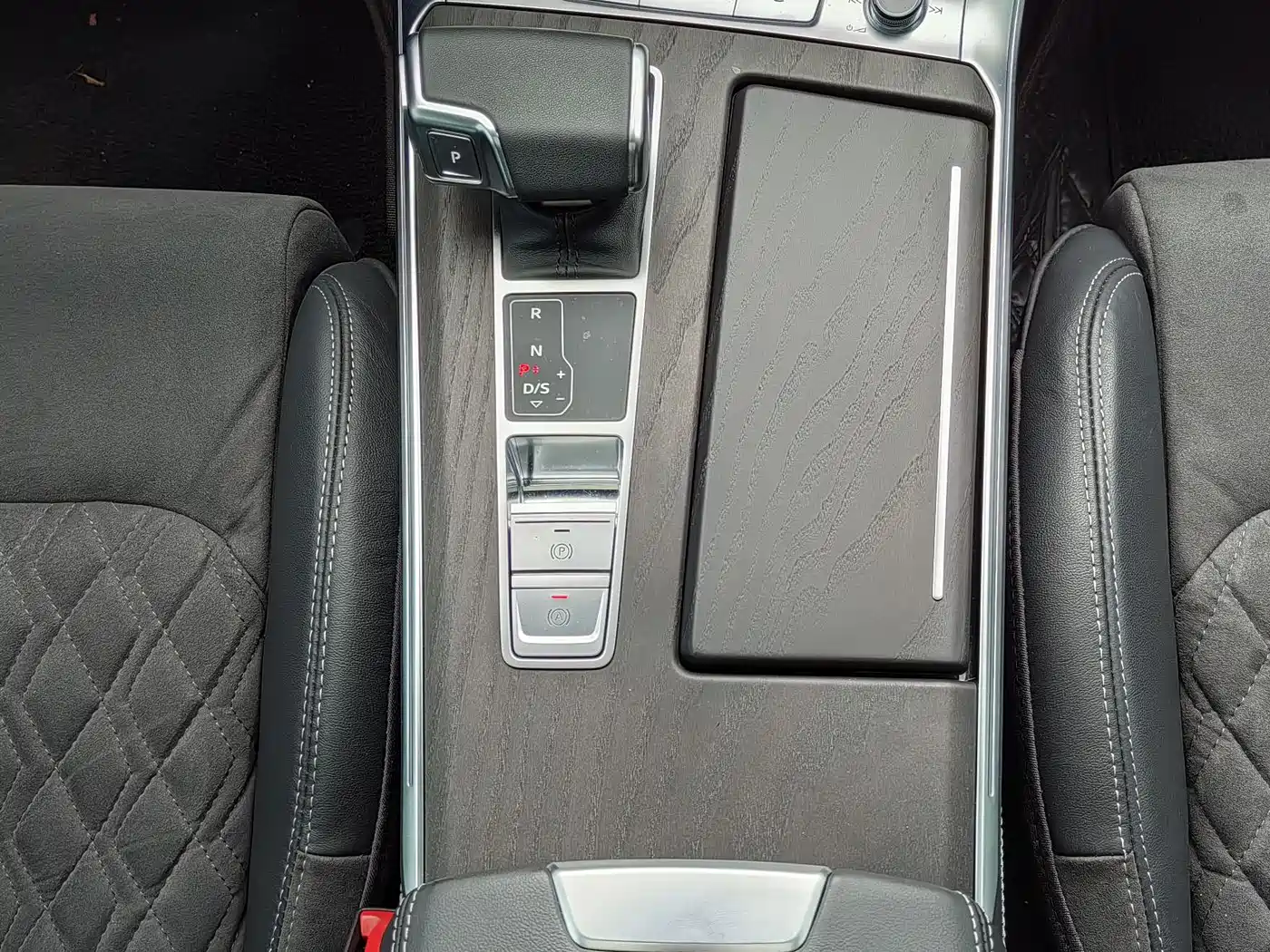 Audi A6L 2023 Facelift 55 TFSI quattro Exclusive Dynamic фото 25