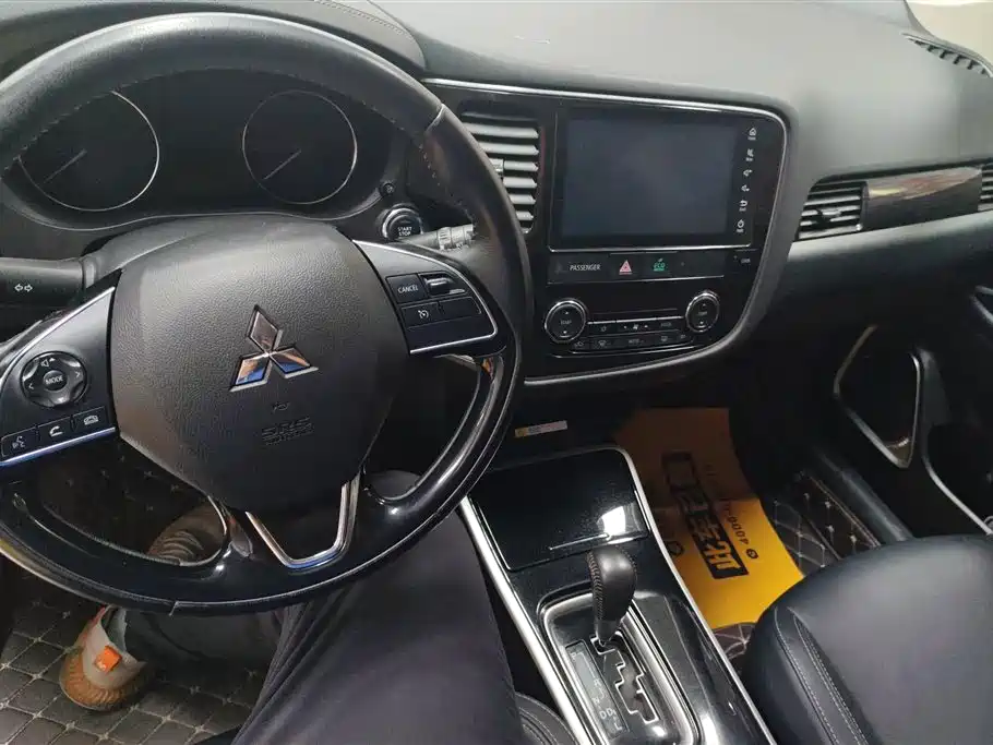 Mitsubishi Outlander 2019 2.0L 2WD Enjoy 5-Seater China VI фото 12