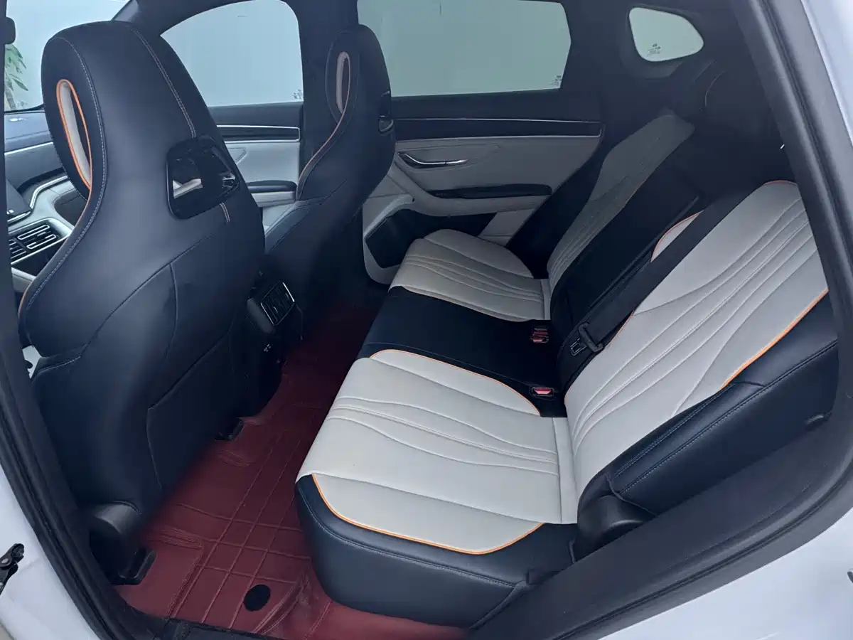 BYD Song PLUS PHEV 2024 Glory Edition DM-i 110km Flagship фото 5