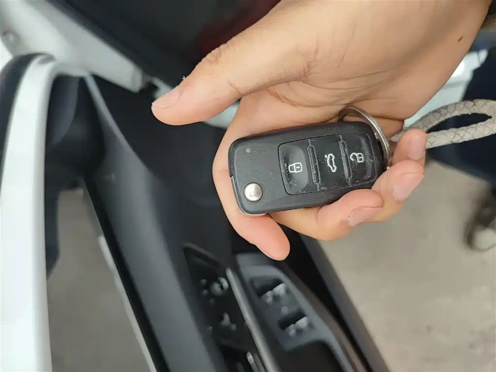 Volkswagen Sagitar 2018 180TSI DSG Premium Edition фото 9
